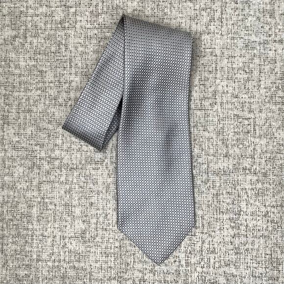 Geoffrey Beene Gray Micro Patterned Silk Neck Tie - Picture 1 of 5